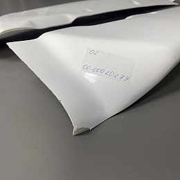 06 Новые уши спойлера с дефектом для а/м Газель (белые) на 3х-местную кабину с выемкой под ручки