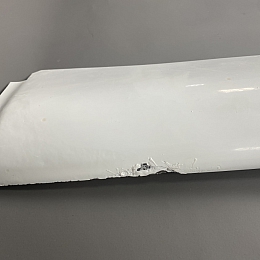04 Новое ухо спойлера с дефектом для а/м Газель (белое) правое на 3х-местную кабину с выемкой под ручки